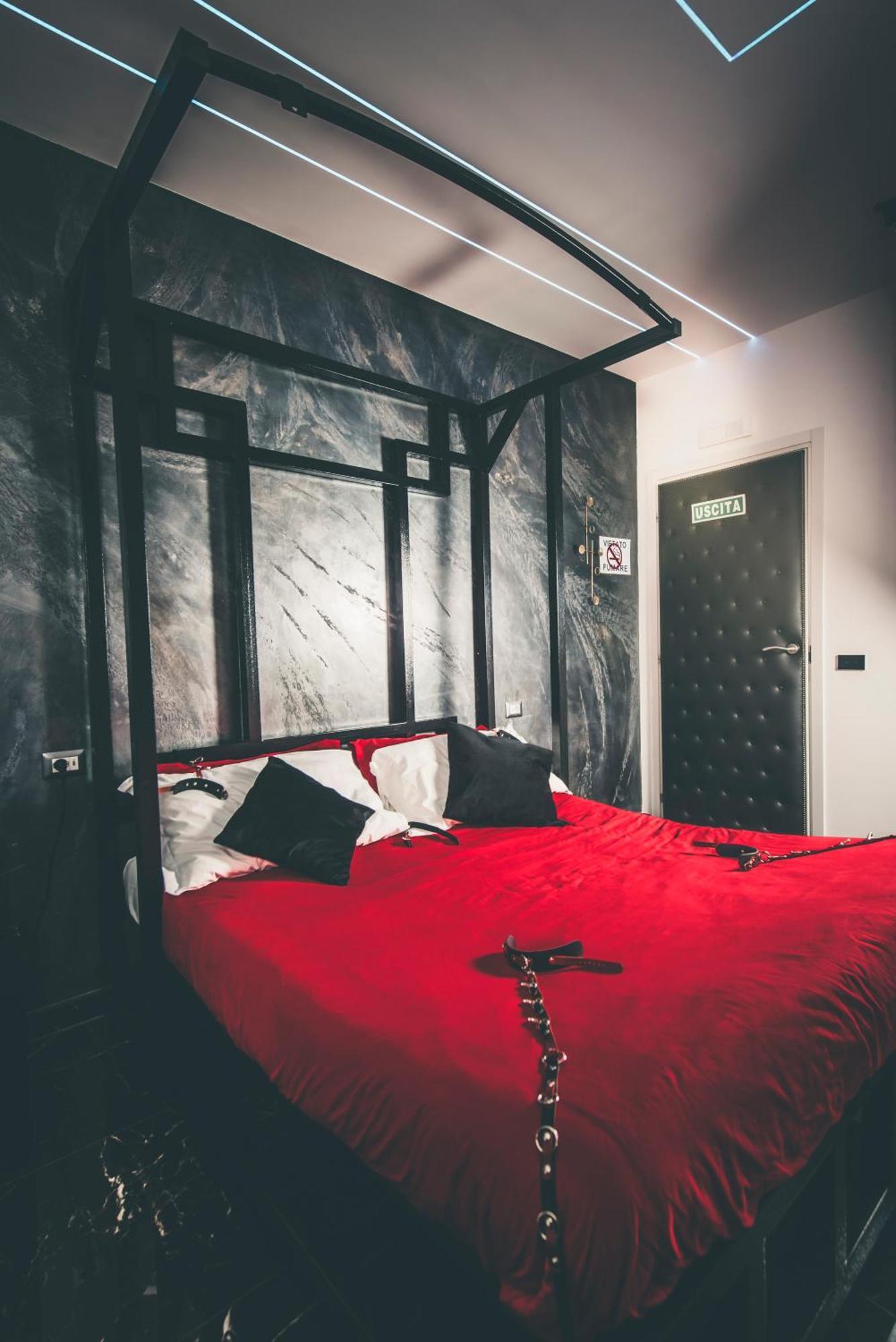 Suite Luxury Bdsm Ρώμη Δωμάτιο φωτογραφία